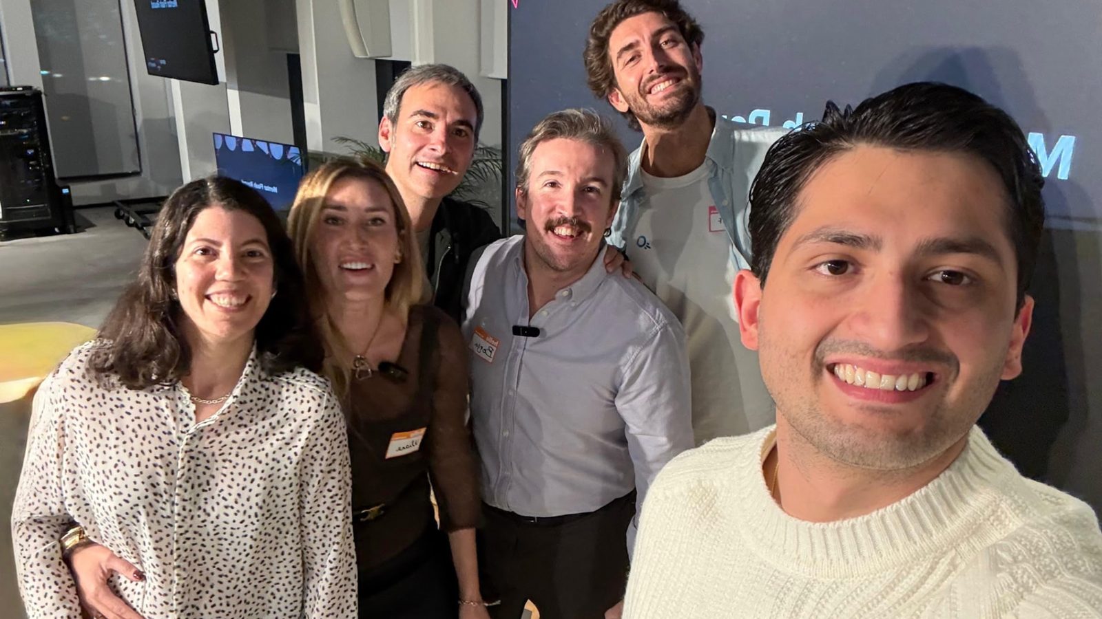Construyendo sin filtros #7: Building disruptive businesses: strategy, design and impact — startup, founder and entrepreneur event in Madrid at Glovo, with Juanjo Sáez González, Uliana Torkunova · Startup Grind Madrid